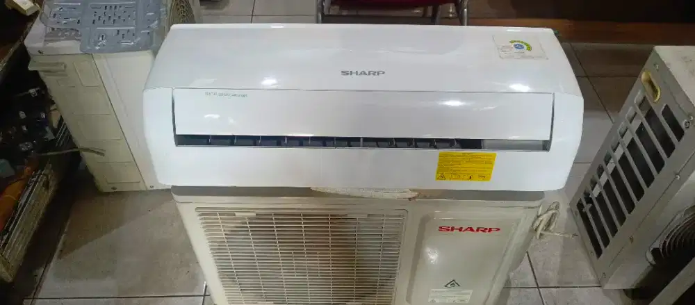 AC split merk Sharp kondisi 90% freon R.32 dingin bagus