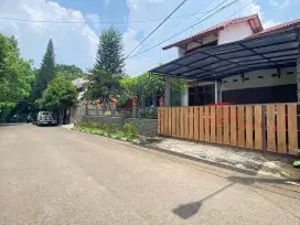 Rumah Second Bergaya Klsaik Nyaman dan Tenang di Cibubur Jakarta Timur