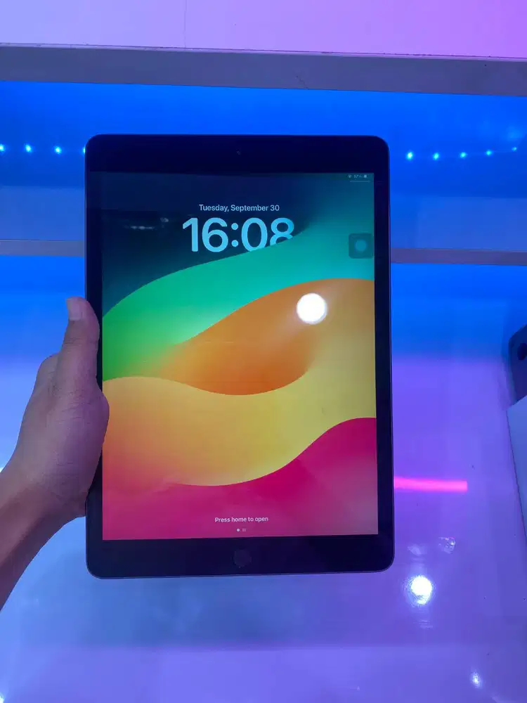 FLASHSAEL! IPAD GEN 8 32 GB