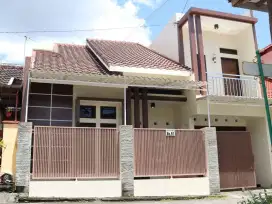Hunian Strategis Dekat Jl. Jogja-Solo - 2 Lantai hanya 700 Jt an!?