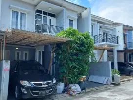 Beautiful And Nice House In Strategic Location In Bintaro Area