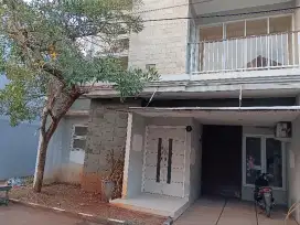 Grand Villa Bintaro Rmh cntik 2 lntai di Jurang Mangu Barat