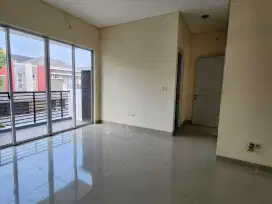 Rumah Cantik, Sudah Renov Siap Huni Green Lake City SHM Amerika Latin