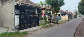RUMAH DIJUAL MURAH KOTA KEDIRI-DEPAN SDN MANISRENGGO