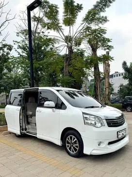 Toyota Nav1 2013 Bensin