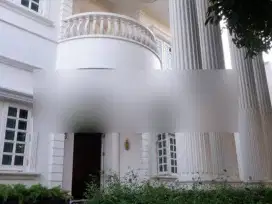 Rumah Cantik Nan Mewah 2 Lantai di Menteng Jakarta Pusat