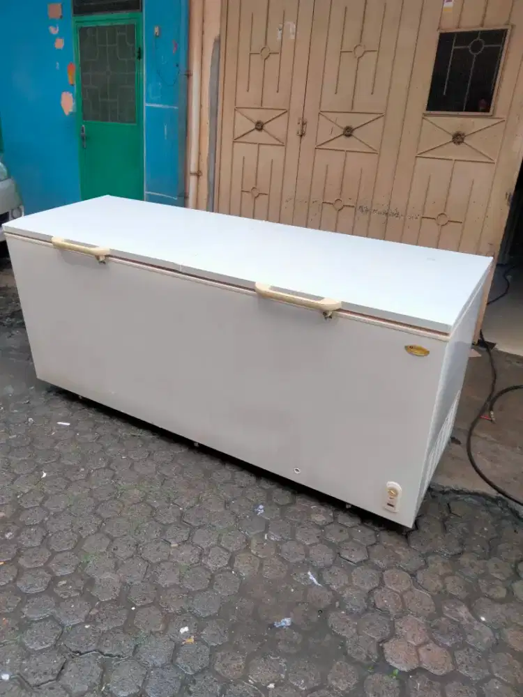 Frezer box sansio 2 pintu 618 liter