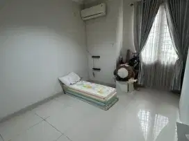 Disewakan: Rumah BSD mewah, baru renov, strategis, cluster. (pemilik)