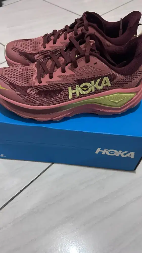 HOKA Challenger 8 Womens Running