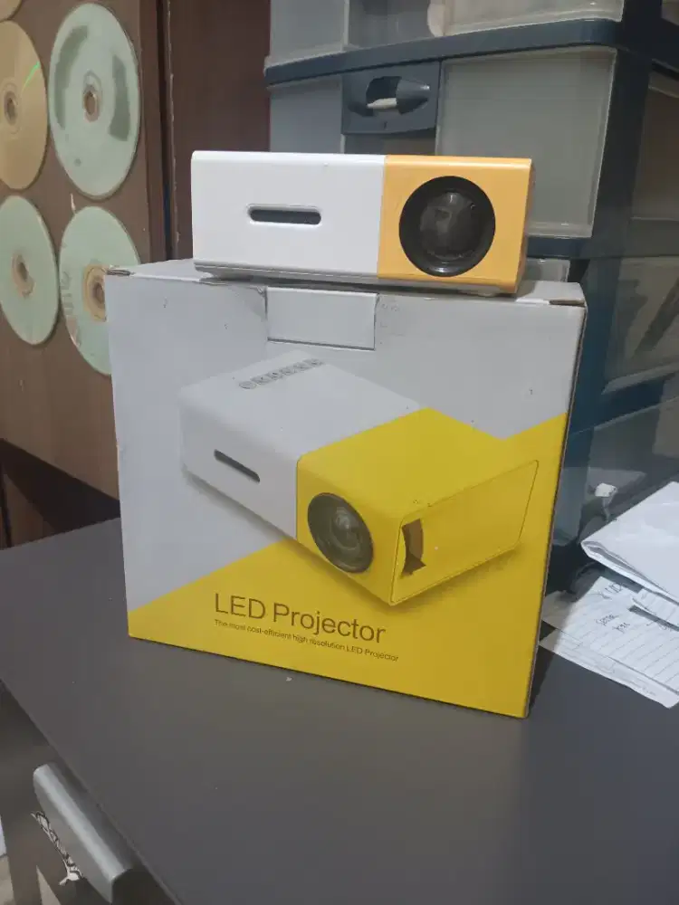 LED proyektor bekas siap Pakai