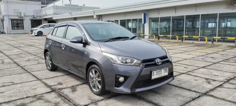 Toyota Yaris G matic Abu-Abu 2015