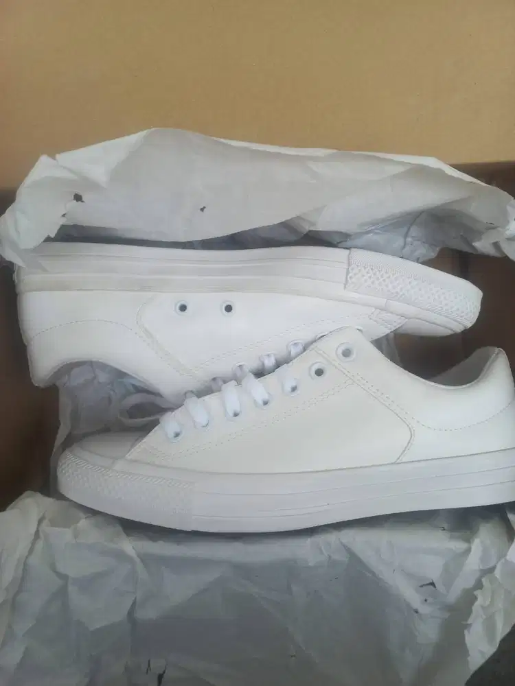 Sepatu Converse low High Street White