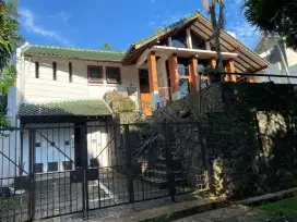 Rumah Semi Villa di Dago Giri Udara Asri Bandung Utara