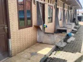 Dijual Rumah Kontrakan 7 Pintu 3 Petak beserta Tanah Lokasi Strategis
