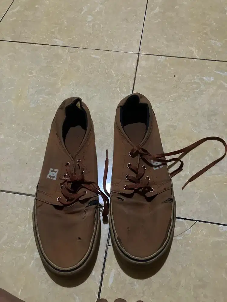 sepatu dc bekas