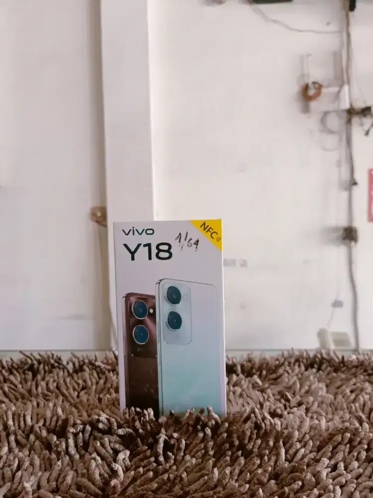 VIVO Y18 4/64 NEW