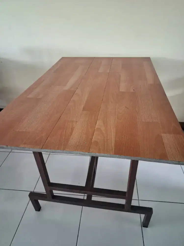 MEJA RANGKA BESI ALAS KAYU COCOK UNTUK RESTORAN/KANTOR
