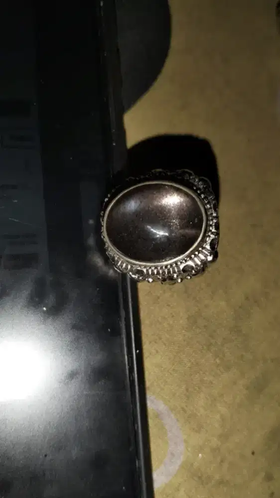 Batu sunStone atau biduri surya
