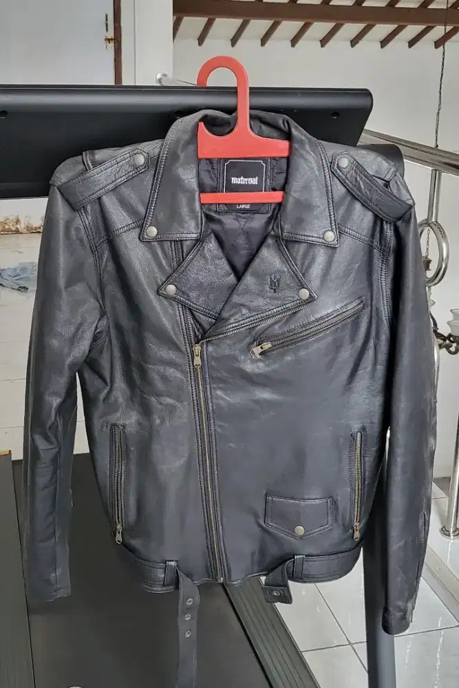 Jaket kulit MATERNAL