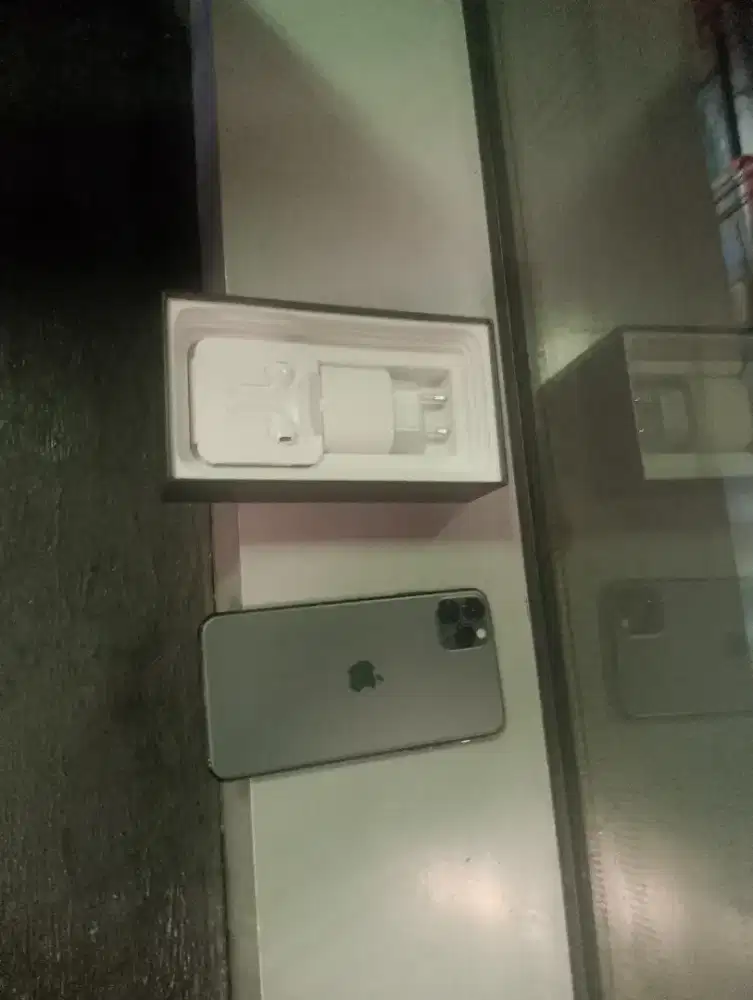 Iphone 11 pro max 256gb warna kusus