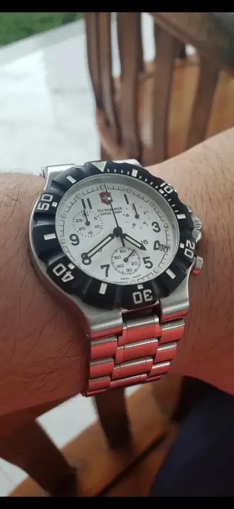Jam Victorinox Preloved