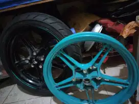 Sparepart motor, velg motor mx king 150 cc