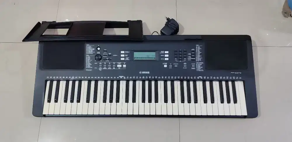 Yamaha PSR E373 Bekas Normal