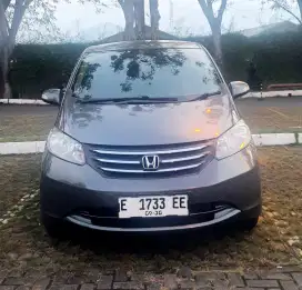 Honda Freed PSD Matic 2011