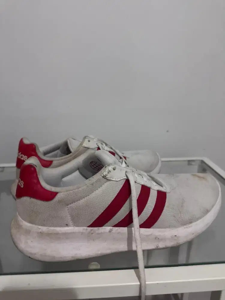 Sepatu Adidas original size 41 1/2 putih merah