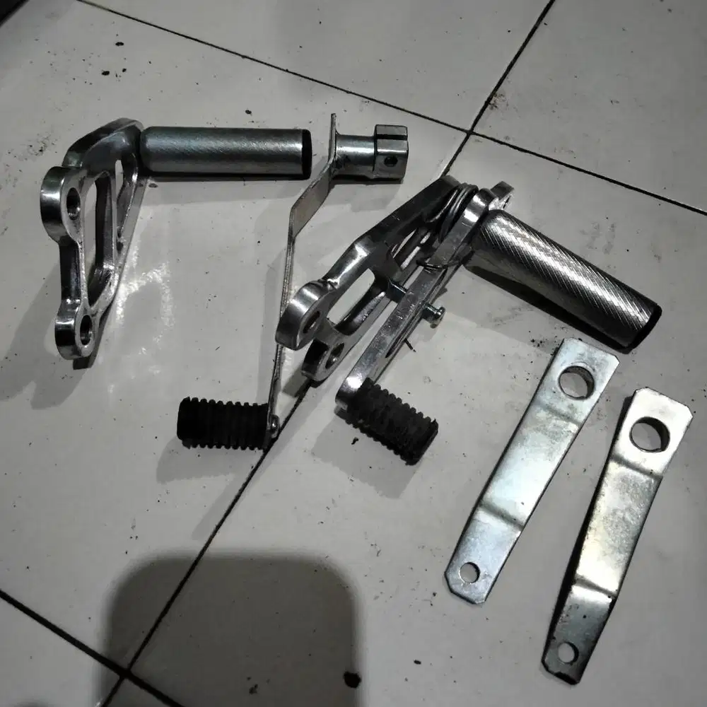 Fulstep depan anderbon karisma