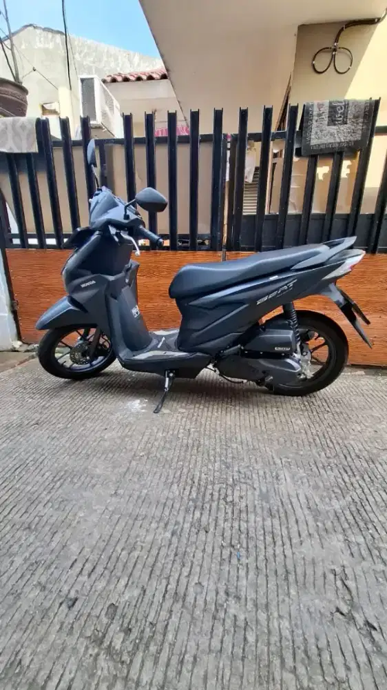 Beat 2024/2025 deluxe km 100. Bekas pakai wanita