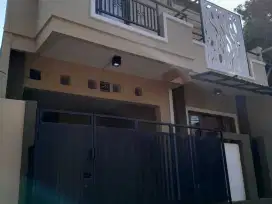 Rumah mewah bonus 5 unit kos. Ceger, Jakarta Timur.selangkah erminal