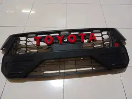 grill hilux GR sport include 3 lampu tahun 2025