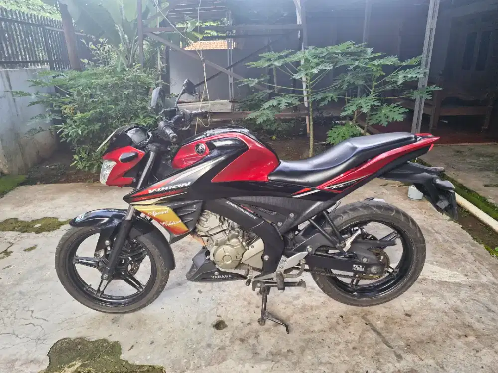 VIXION 2018 warna merah