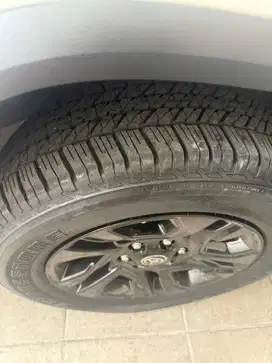 Ban Bridgestone Dueler H/T Ukuran 265/60 r18 untuk Fortuner, Pajero