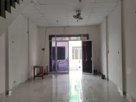 Disewakan Ruko di Pasar Paramount 2 Lantai Tanpa Sekat