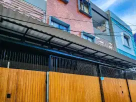 Ton - Dijual Rumah Kost Tanjung Duren 18 Kamar 3 Lantai Furnish
