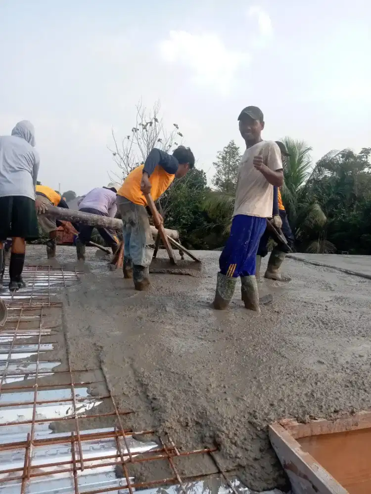 Tukang bangunan