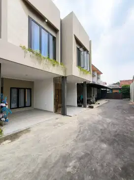 rumah dibawah 1,5 M  dekat tol di jakarta selatan
