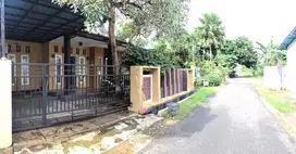 Disewakan rumah beserta isinya lokasi strategis