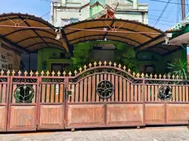 *Dibawah Pasaran*  Rumah Hunian+ Kost di Dukuh Menanggal