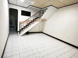 RUMAH SIAP HUNI 2 LANTAI PADEMANGAN TIMUR ROW 1 MOBIL