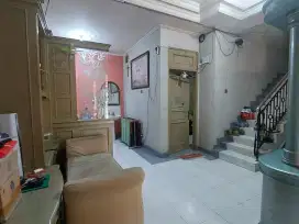Rumah dan Kost Bangunan Lama Hitung Tanah Kemanggisan Jakarta Barat