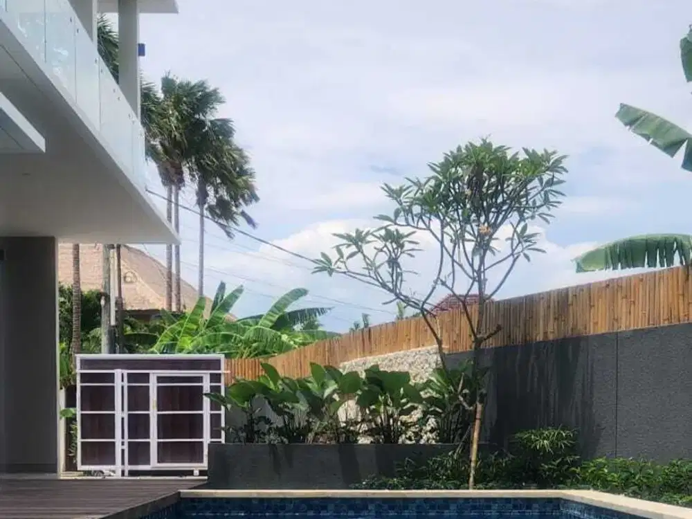 Disewakan rumah gaya villa di Berawa, Canggu.