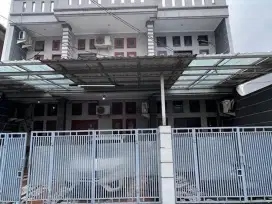 Jual Cepat Harga BU Rumah Dengan Kos-Kosan Aktif di Benhil Strategis