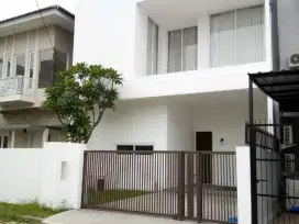 RUMAH INI LOKASI NYAMAN ASRI COCOK UNTUK KELUARGA