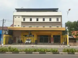 Jual Rumah Kost + Tempat Usaha Strategis Hadap Jalan Raya Kebon Jeruk