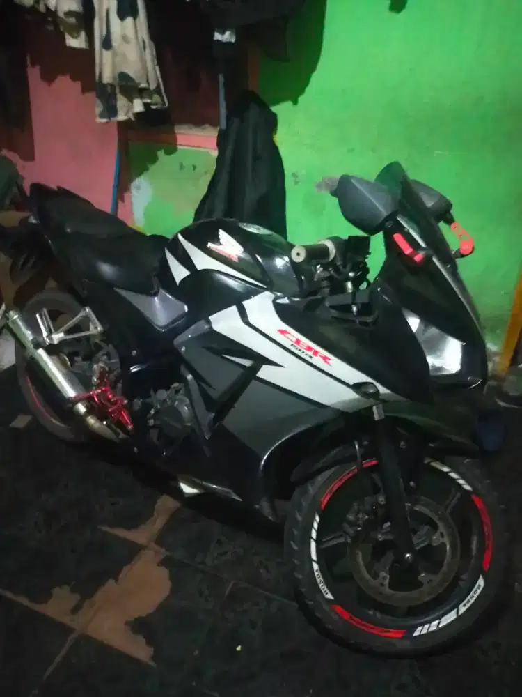 Jual motor CBR 150R tahun 2016