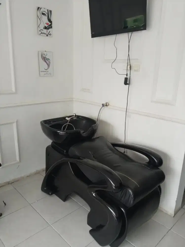PERALATAN SALON