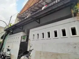 Jual Cepat Kostan Dekat Univ Telkom Gegerkalong Bandung     Luas Tanah 94m²  Luas Bangunan 150m²  2 lantai   Kamar Tidur 10  Kamar Mandi 4  Air bor  l